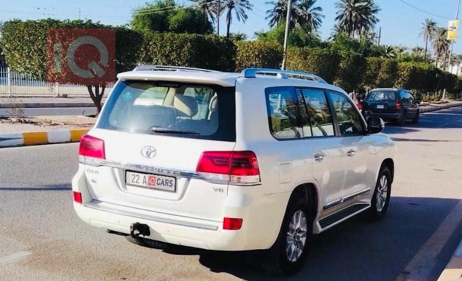 تويوتا لاندكروزر